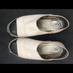 Chanel Grained Calfskin CC Espadrilles. Size 39